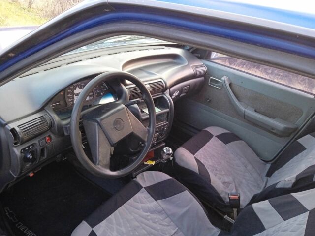 Синий Опель Аскона, объемом двигателя 1.6 л и пробегом 178 тыс. км за 713 $, фото 6 на Automoto.ua