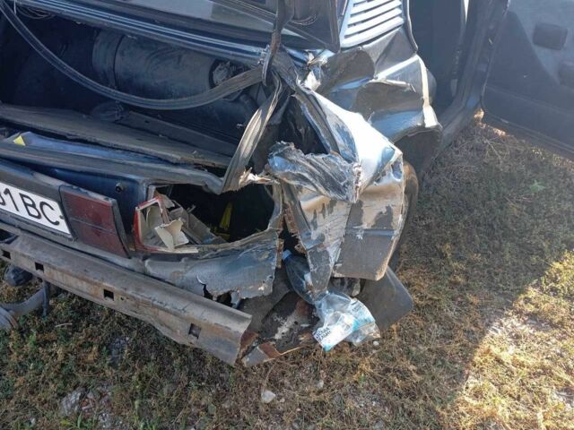 Синий Опель Аскона, объемом двигателя 1.8 л и пробегом 200 тыс. км за 596 $, фото 8 на Automoto.ua