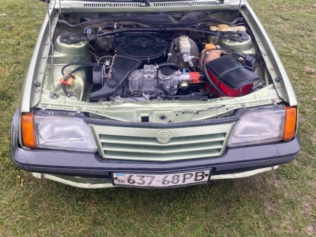 Зеленый Опель Аскона, объемом двигателя 0 л и пробегом 274 тыс. км за 1500 $, фото 6 на Automoto.ua