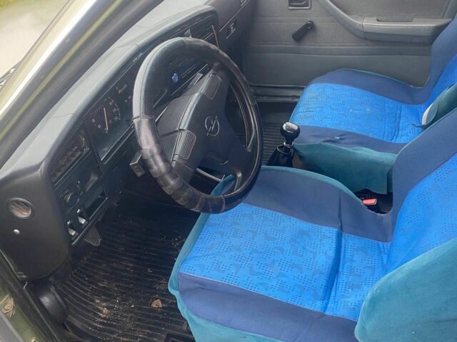 Зеленый Опель Аскона, объемом двигателя 0 л и пробегом 274 тыс. км за 1500 $, фото 8 на Automoto.ua