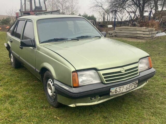 Зеленый Опель Аскона, объемом двигателя 0 л и пробегом 274 тыс. км за 1500 $, фото 1 на Automoto.ua