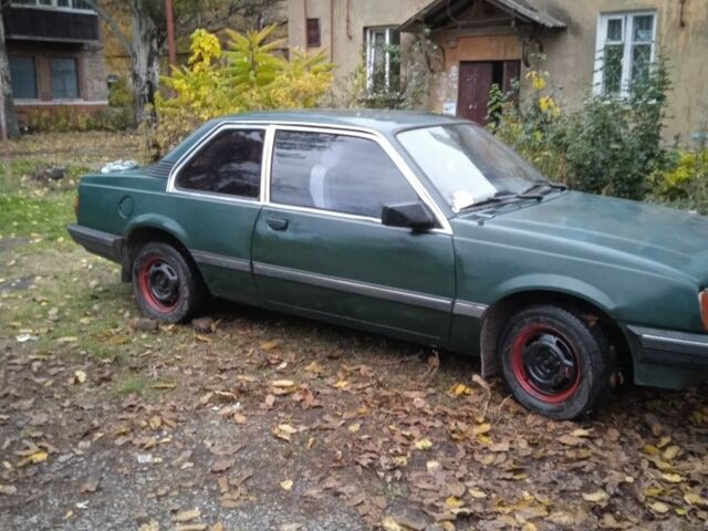 Опель Аскона 1989 в Краматорске на Automoto.ua Зеленый Опель Аскона, объемом двигателя 0 л и пробегом 250 тыс. км за 833 $, фото 6 на Automoto.ua