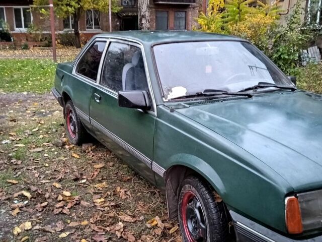 Опель Аскона 1989 в Краматорске на Automoto.ua Зеленый Опель Аскона, объемом двигателя 0 л и пробегом 250 тыс. км за 833 $, фото 2 на Automoto.ua