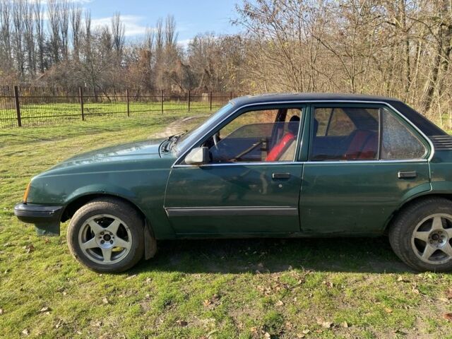 Зелений Опель Аскона, об'ємом двигуна 1.6 л та пробігом 250 тис. км за 429 $, фото 3 на Automoto.ua