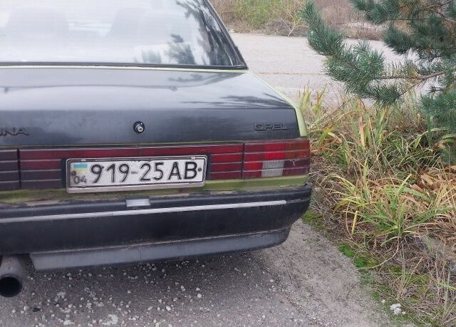 Зеленый Опель Аскона, объемом двигателя 0 л и пробегом 330 тыс. км за 695 $, фото 3 на Automoto.ua