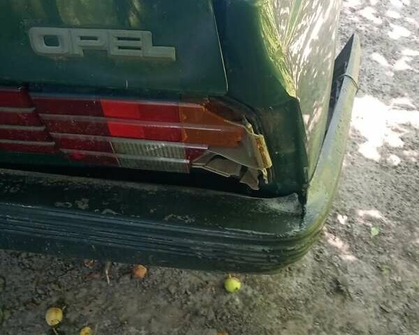 Опель Аскона 1985 в Драбове на Automoto.ua Зеленый Опель Аскона, объемом двигателя 1.6 л и пробегом 100 тыс. км за 350 $, фото 4 на Automoto.ua