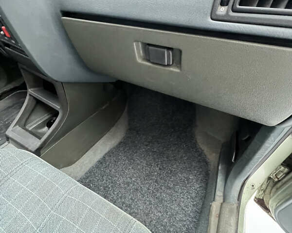 Зеленый Опель Аскона, объемом двигателя 1.6 л и пробегом 99 тыс. км за 1000 $, фото 12 на Automoto.ua