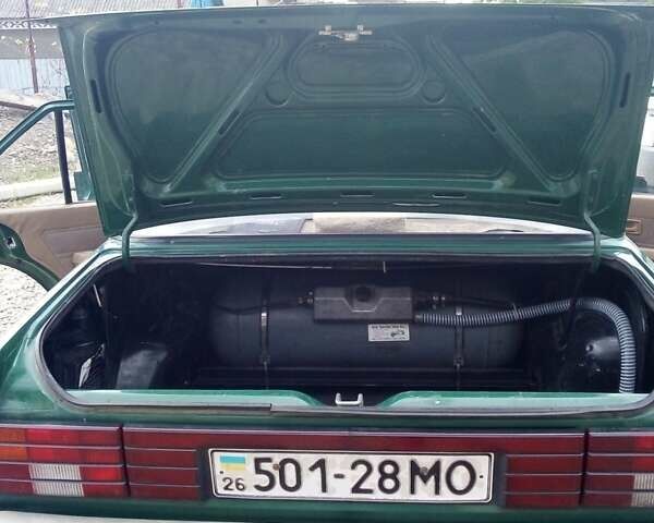 Зеленый Опель Аскона, объемом двигателя 1.6 л и пробегом 300 тыс. км за 1300 $, фото 4 на Automoto.ua