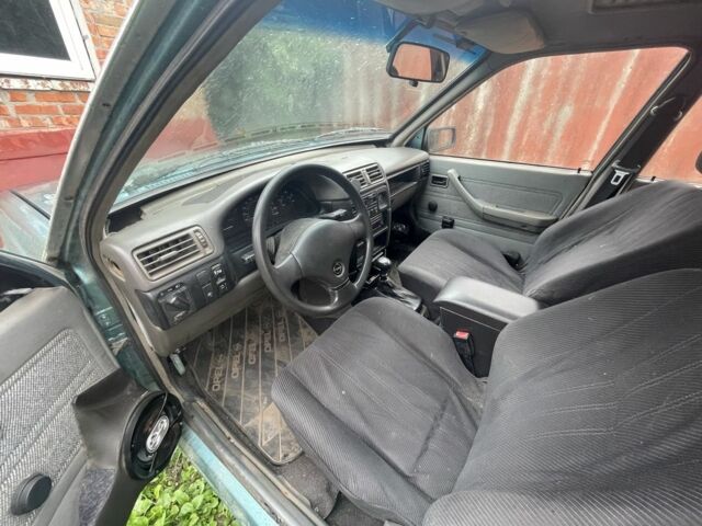 Зеленый Опель Аскона, объемом двигателя 2 л и пробегом 70 тыс. км за 900 $, фото 3 на Automoto.ua