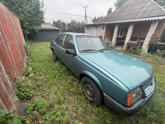 Зеленый Опель Аскона, объемом двигателя 2 л и пробегом 70 тыс. км за 900 $, фото 1 на Automoto.ua