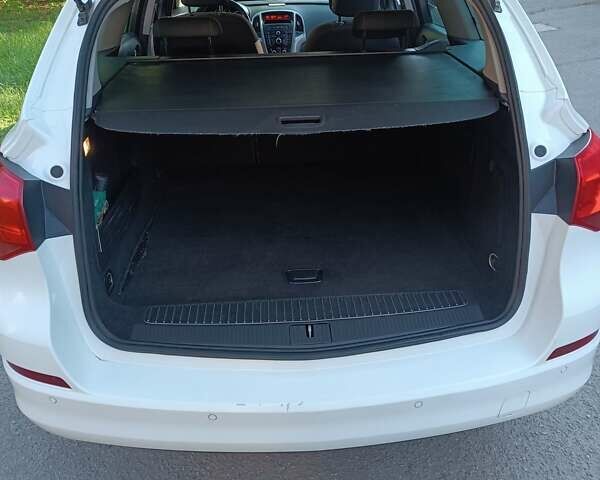 Білий Опель Астра ГТЦ, об'ємом двигуна 1.3 л та пробігом 320 тис. км за 6000 $, фото 6 на Automoto.ua