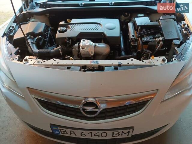 Білий Опель Астра ГТЦ, об'ємом двигуна 1.3 л та пробігом 320 тис. км за 6000 $, фото 2 на Automoto.ua
