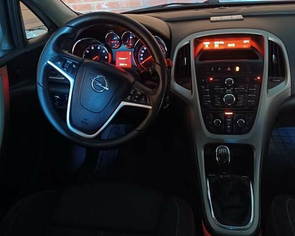 Білий Опель Астра ГТЦ, об'ємом двигуна 1.3 л та пробігом 320 тис. км за 6000 $, фото 10 на Automoto.ua