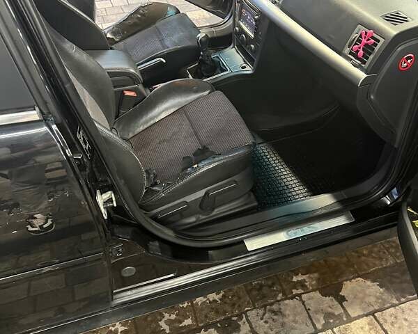 Черный Опель Астра ГТЦ, объемом двигателя 2.2 л и пробегом 370 тыс. км за 2600 $, фото 7 на Automoto.ua