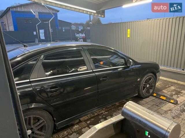 Черный Опель Астра ГТЦ, объемом двигателя 2.2 л и пробегом 370 тыс. км за 2600 $, фото 2 на Automoto.ua