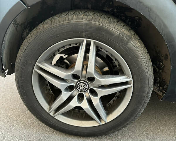 Черный Опель Астра ГТЦ, объемом двигателя 1.6 л и пробегом 190 тыс. км за 5200 $, фото 11 на Automoto.ua