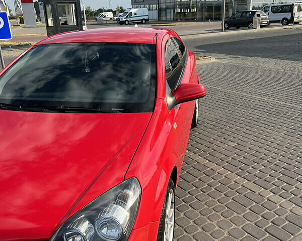 Красный Опель Астра ГТЦ, объемом двигателя 1.6 л и пробегом 110 тыс. км за 4300 $, фото 2 на Automoto.ua