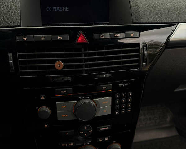 Красный Опель Астра ГТЦ, объемом двигателя 1.6 л и пробегом 275 тыс. км за 5600 $, фото 9 на Automoto.ua