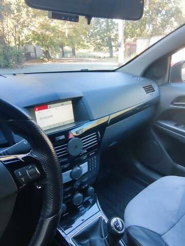 Красный Опель Астра ГТЦ, объемом двигателя 1.6 л и пробегом 203 тыс. км за 5300 $, фото 22 на Automoto.ua