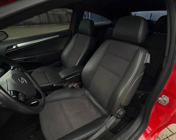 Красный Опель Астра ГТЦ, объемом двигателя 1.6 л и пробегом 275 тыс. км за 5600 $, фото 5 на Automoto.ua