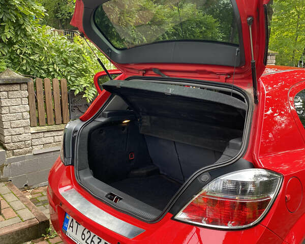 Опель Астра ГТЦ 2013 в Калуше на Automoto.ua Красный Опель Астра ГТЦ, объемом двигателя 1.6 л и пробегом 171 тыс. км за 6850 $, фото 10 на Automoto.ua