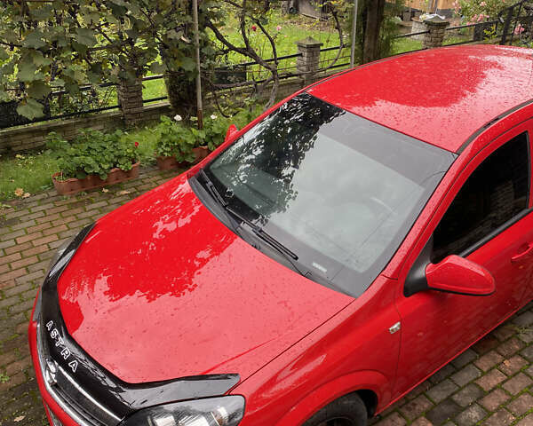 Опель Астра ГТЦ 2013 в Калуше на Automoto.ua Красный Опель Астра ГТЦ, объемом двигателя 1.6 л и пробегом 171 тыс. км за 6850 $, фото 1 на Automoto.ua