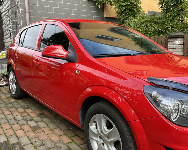 Опель Астра ГТЦ 2013 в Калуше на Automoto.ua Красный Опель Астра ГТЦ, объемом двигателя 1.6 л и пробегом 171 тыс. км за 6850 $, фото 3 на Automoto.ua