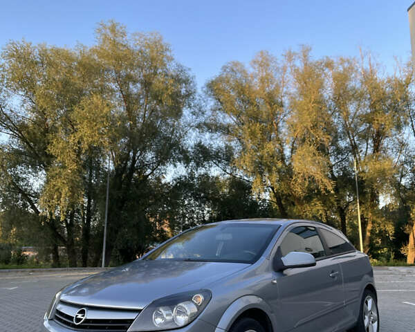 Серый Опель Астра ГТЦ, объемом двигателя 1.6 л и пробегом 203 тыс. км за 3600 $, фото 2 на Automoto.ua