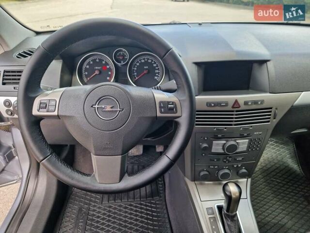 Сірий Опель Астра ГТЦ, об'ємом двигуна 1.8 л та пробігом 119 тис. км за 5999 $, фото 31 на Automoto.ua
