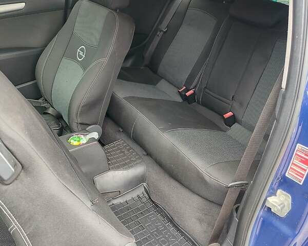 Синий Опель Астра ГТЦ, объемом двигателя 1.6 л и пробегом 233 тыс. км за 6000 $, фото 6 на Automoto.ua