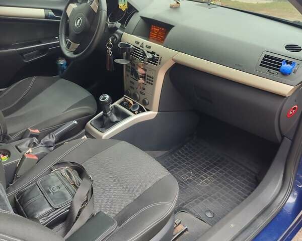 Синий Опель Астра ГТЦ, объемом двигателя 1.6 л и пробегом 233 тыс. км за 6000 $, фото 25 на Automoto.ua