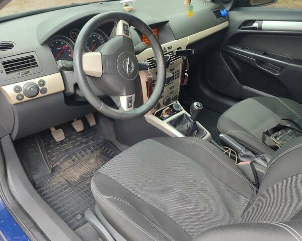 Синий Опель Астра ГТЦ, объемом двигателя 1.6 л и пробегом 233 тыс. км за 6000 $, фото 14 на Automoto.ua