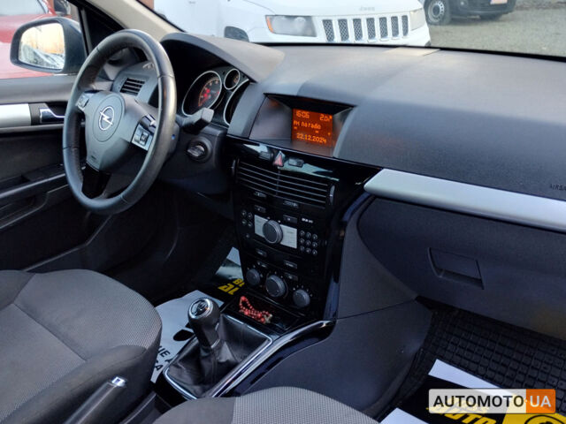 Опель Астра Н 2010 в Коломые на Automoto.ua Синий Опель Астра Н, объемом двигателя 1.4 л и пробегом 205 тыс. км за 5900 $, фото 15 на Automoto.ua