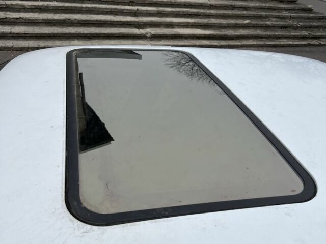 Белый Опель Астра, объемом двигателя 1.6 л и пробегом 300 тыс. км за 950 $, фото 3 на Automoto.ua