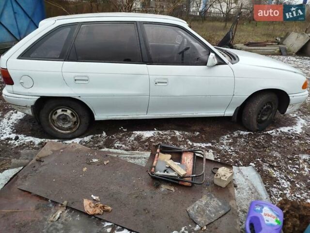 Белый Опель Астра, объемом двигателя 1.4 л и пробегом 123 тыс. км за 650 $, фото 2 на Automoto.ua