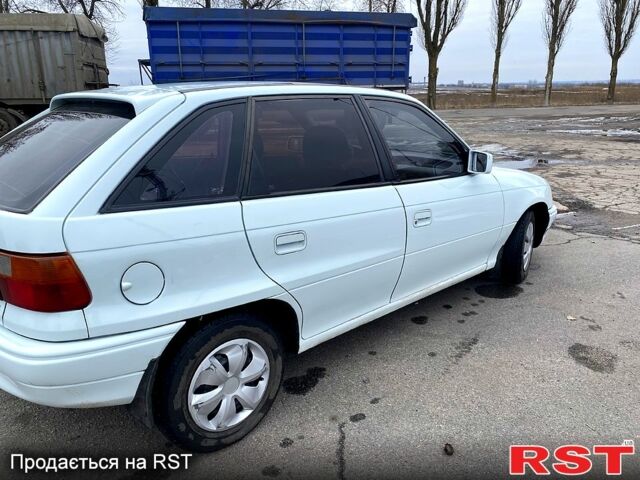 Белый Опель Астра, объемом двигателя 1.4 л и пробегом 100 тыс. км за 1500 $, фото 3 на Automoto.ua