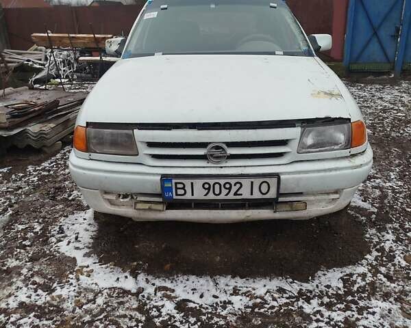 Белый Опель Астра, объемом двигателя 1.4 л и пробегом 123 тыс. км за 650 $, фото 7 на Automoto.ua