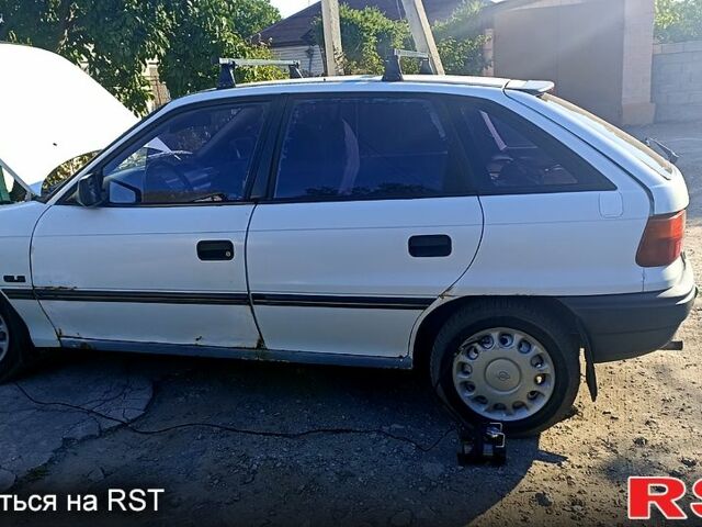 Белый Опель Астра, объемом двигателя 1.6 л и пробегом 0 тыс. км за 1450 $, фото 2 на Automoto.ua