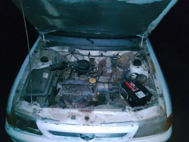 Белый Опель Астра, объемом двигателя 0 л и пробегом 444 тыс. км за 800 $, фото 4 на Automoto.ua