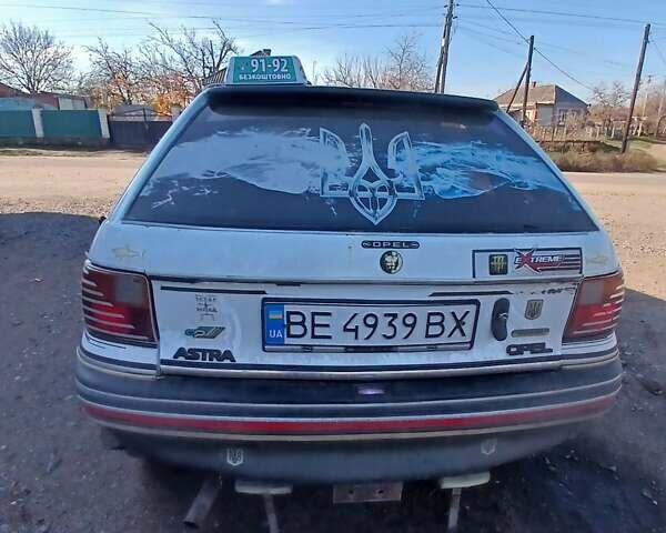 Белый Опель Астра, объемом двигателя 1.4 л и пробегом 501 тыс. км за 2000 $, фото 3 на Automoto.ua