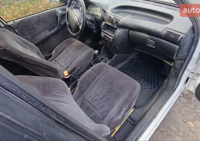 Білий Опель Астра, об'ємом двигуна 1.6 л та пробігом 296 тис. км за 1300 $, фото 9 на Automoto.ua