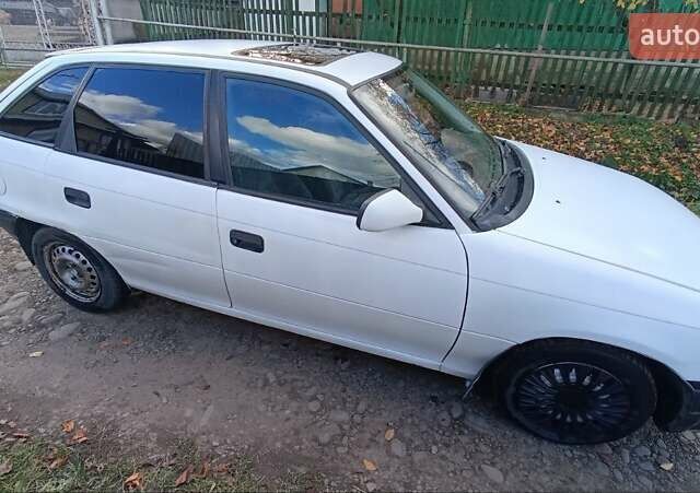 Білий Опель Астра, об'ємом двигуна 1.6 л та пробігом 296 тис. км за 1300 $, фото 7 на Automoto.ua