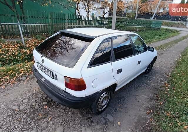 Білий Опель Астра, об'ємом двигуна 1.6 л та пробігом 296 тис. км за 1300 $, фото 8 на Automoto.ua
