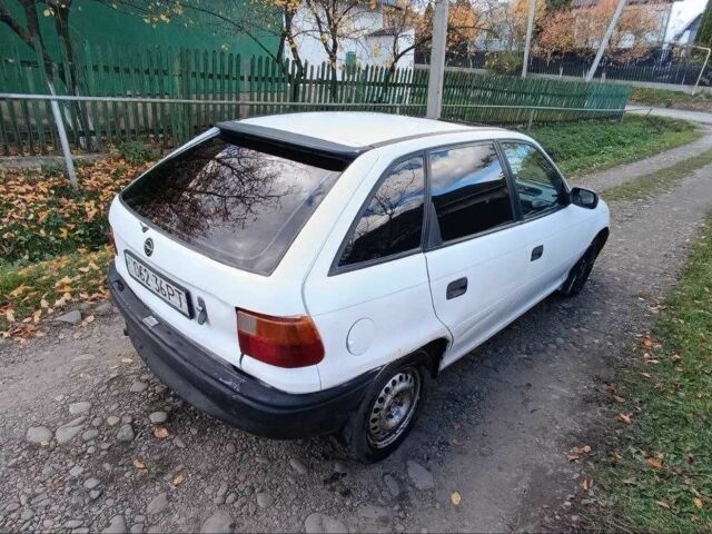 Белый Опель Астра, объемом двигателя 1.6 л и пробегом 295 тыс. км за 1400 $, фото 8 на Automoto.ua