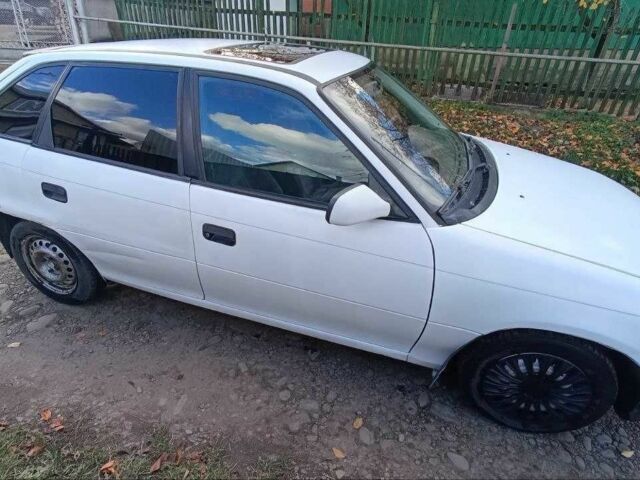 Белый Опель Астра, объемом двигателя 1.6 л и пробегом 296 тыс. км за 1300 $, фото 7 на Automoto.ua