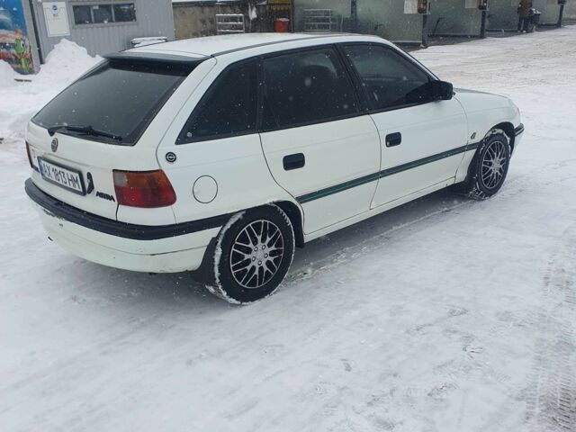 Белый Опель Астра, объемом двигателя 1.4 л и пробегом 320 тыс. км за 1499 $, фото 5 на Automoto.ua