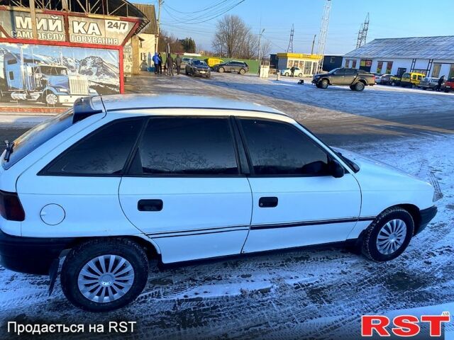 Белый Опель Астра, объемом двигателя 1.6 л и пробегом 250 тыс. км за 1500 $, фото 6 на Automoto.ua