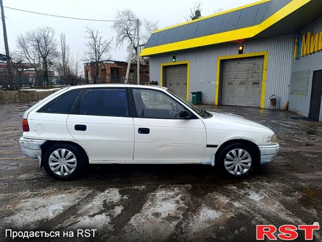 Белый Опель Астра, объемом двигателя 1.6 л и пробегом 0 тыс. км за 950 $, фото 2 на Automoto.ua