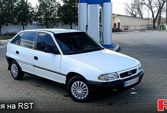 Білий Опель Астра, об'ємом двигуна 1.6 л та пробігом 200 тис. км за 1350 $, фото 2 на Automoto.ua