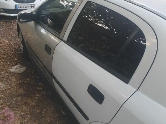 Білий Опель Астра, об'ємом двигуна 1.4 л та пробігом 350 тис. км за 2500 $, фото 11 на Automoto.ua